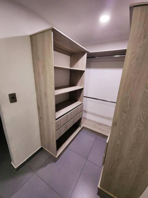 Hermoso Y Nuevo En Laureles Apartment *